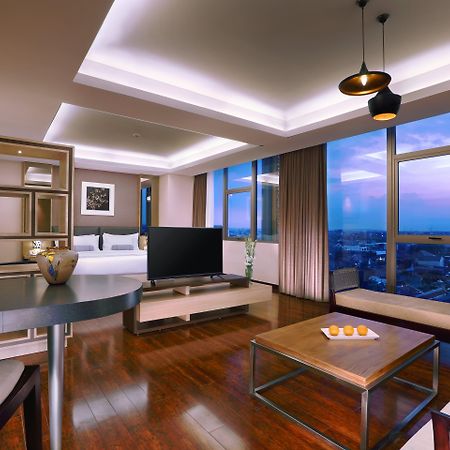 Harper Malioboro Yogyakarta By Aston Hotel Exterior photo