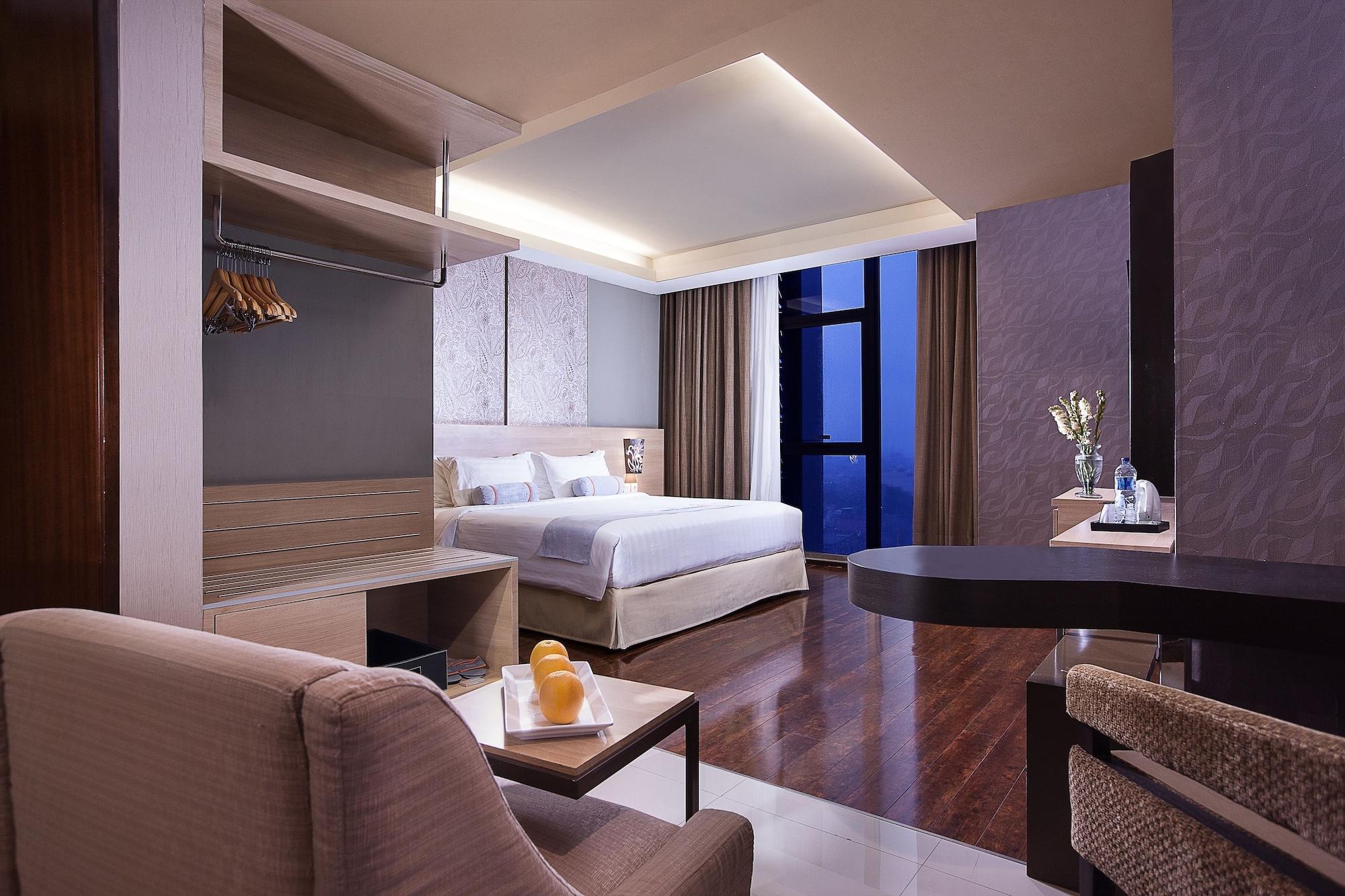 Harper Malioboro Yogyakarta By Aston Hotel Exterior photo
