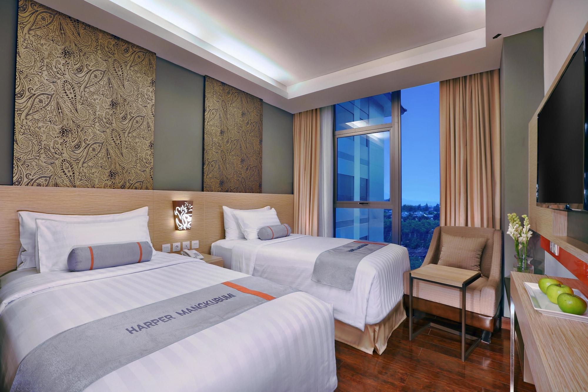 Harper Malioboro Yogyakarta By Aston Hotel Exterior photo