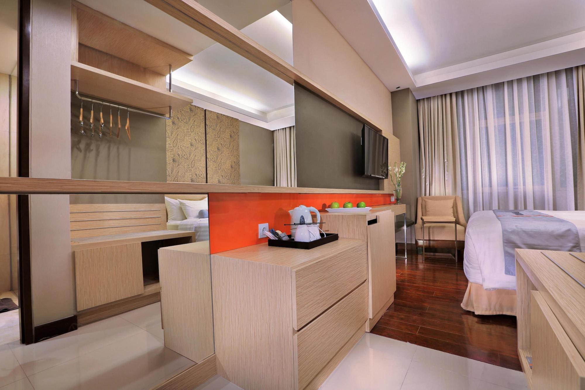Harper Malioboro Yogyakarta By Aston Hotel Exterior photo