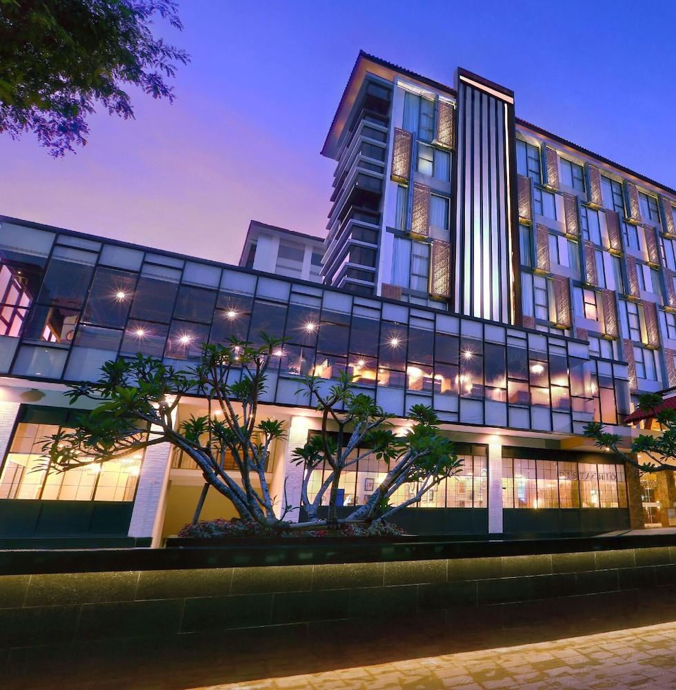 Harper Malioboro Yogyakarta By Aston Hotel Exterior photo