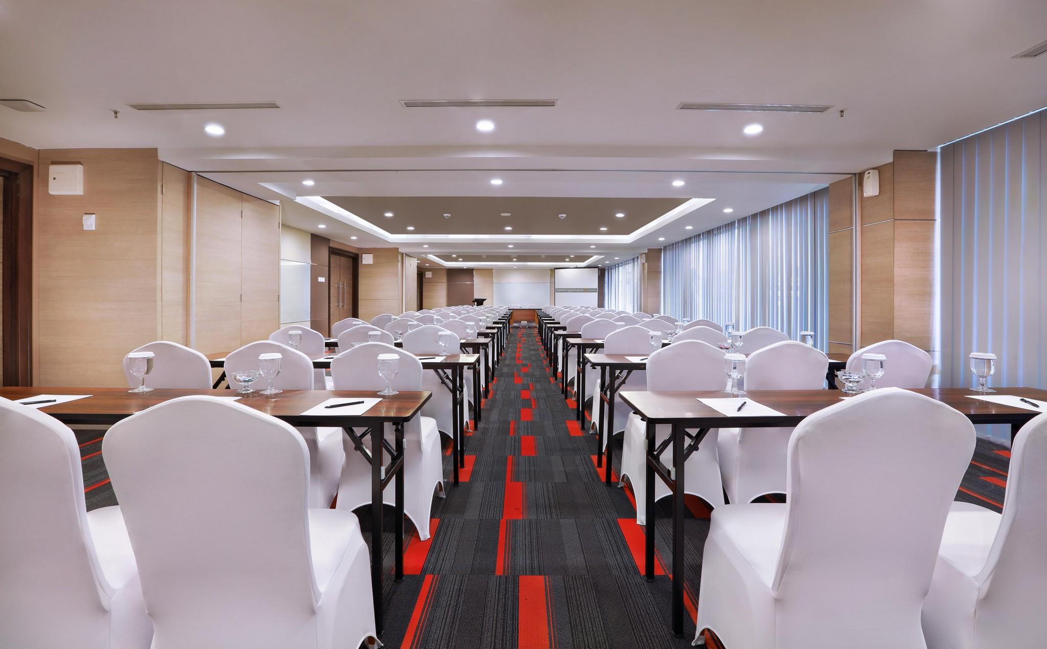 Harper Malioboro Yogyakarta By Aston Hotel Exterior photo