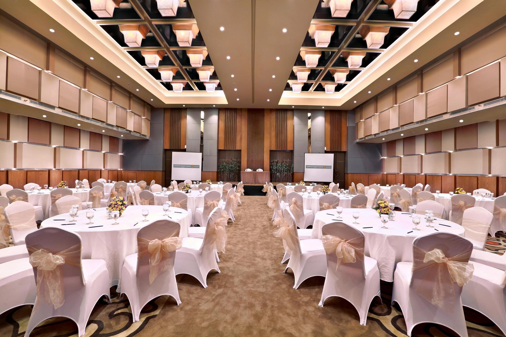 Harper Malioboro Yogyakarta By Aston Hotel Exterior photo