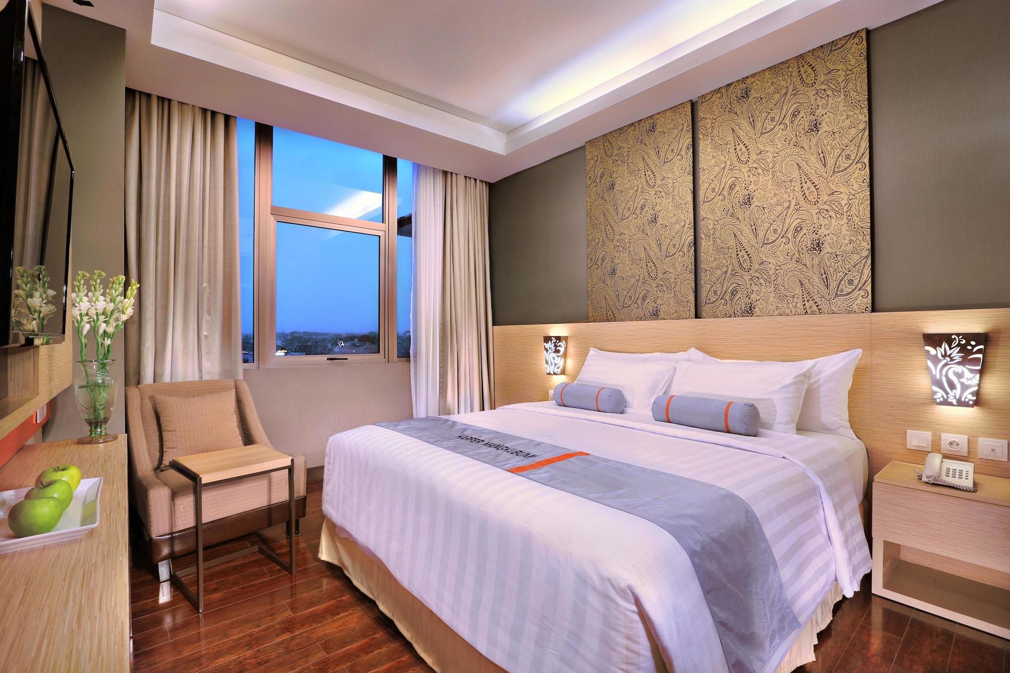 Harper Malioboro Yogyakarta By Aston Hotel Exterior photo