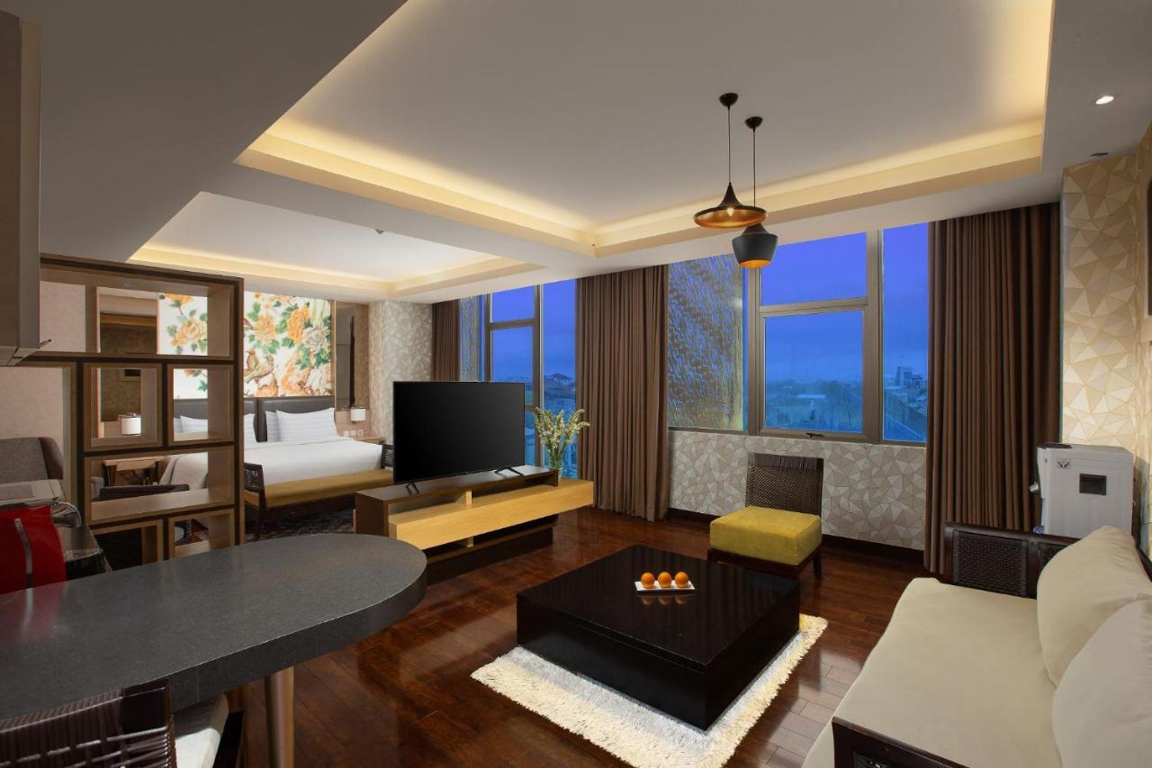 Harper Malioboro Yogyakarta By Aston Hotel Exterior photo