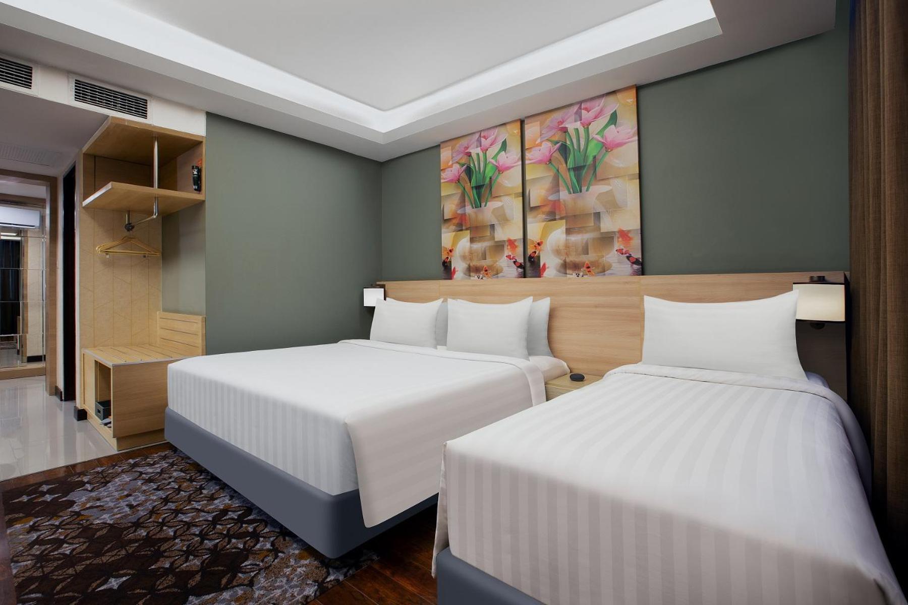 Harper Malioboro Yogyakarta By Aston Hotel Exterior photo